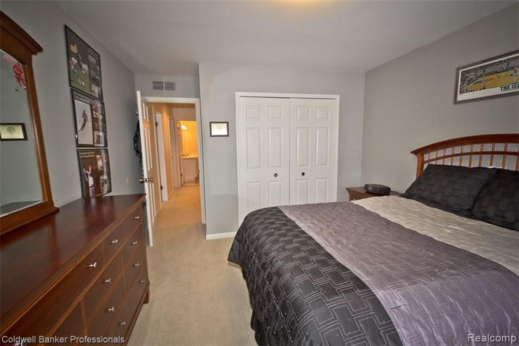 36874 Chesapeake Road Farmington Hills, MI 48335 - Photo 36 of 46
