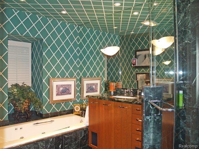 305 Lincoln Road Grosse Pointe, MI 48230 - Photo 11 of 20 Master Bath