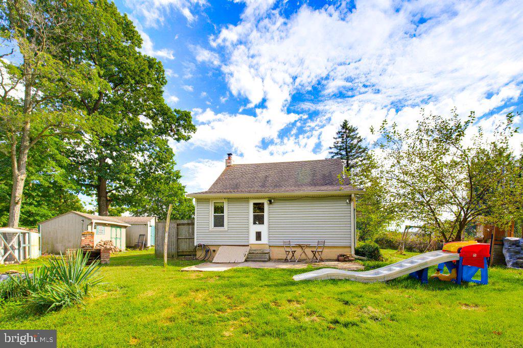 801 Old Commons Road Windsor, PA 17366 - Photo 23 of 43 Back view 2