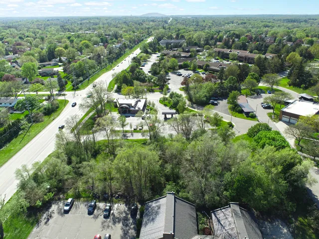 $498,500 | 41628 Six Mile Road, Northville, MI 48168