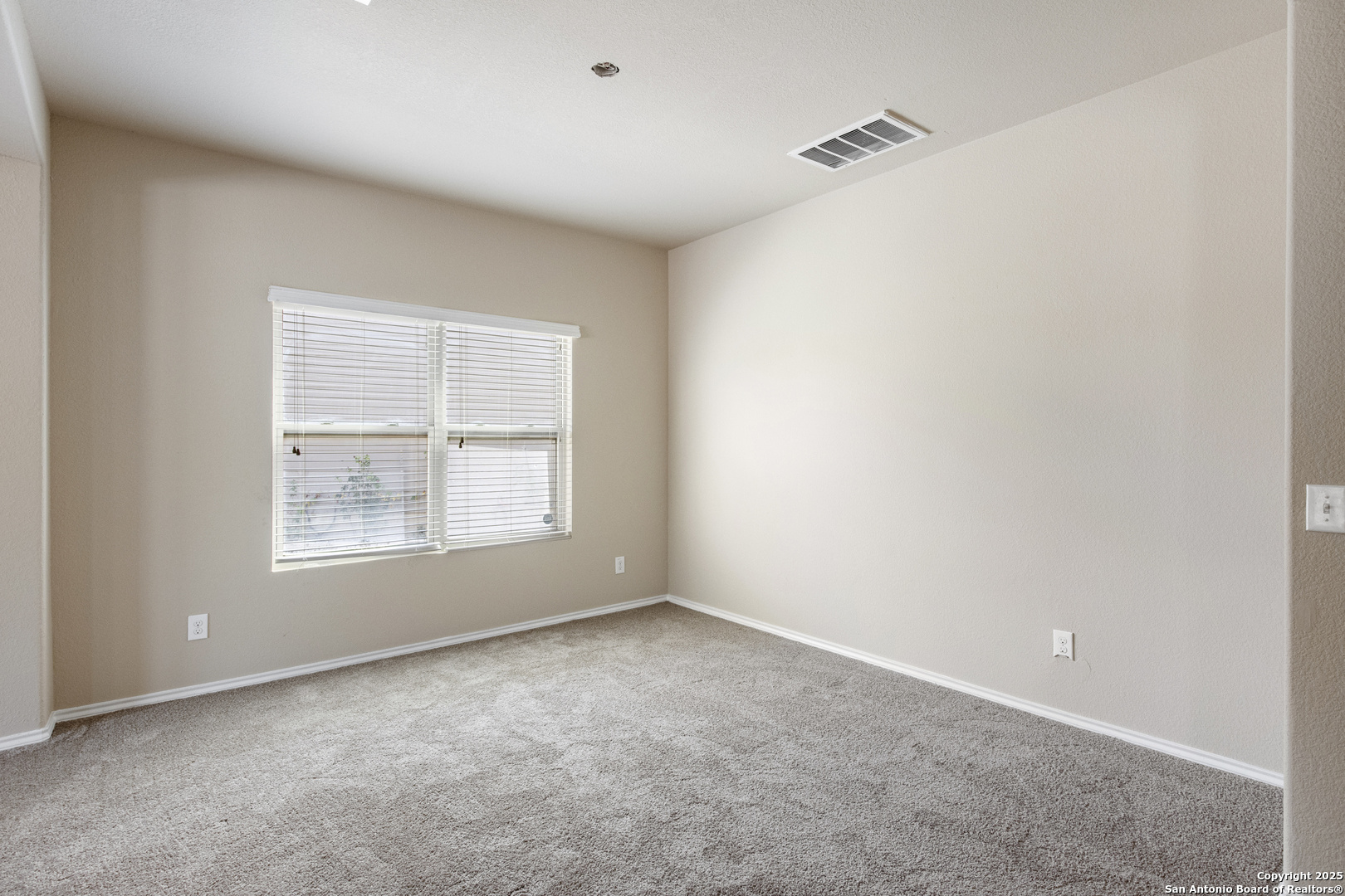 12407 Caprock Ranch San Antonio, TX 78245 - Photo 15 of 42