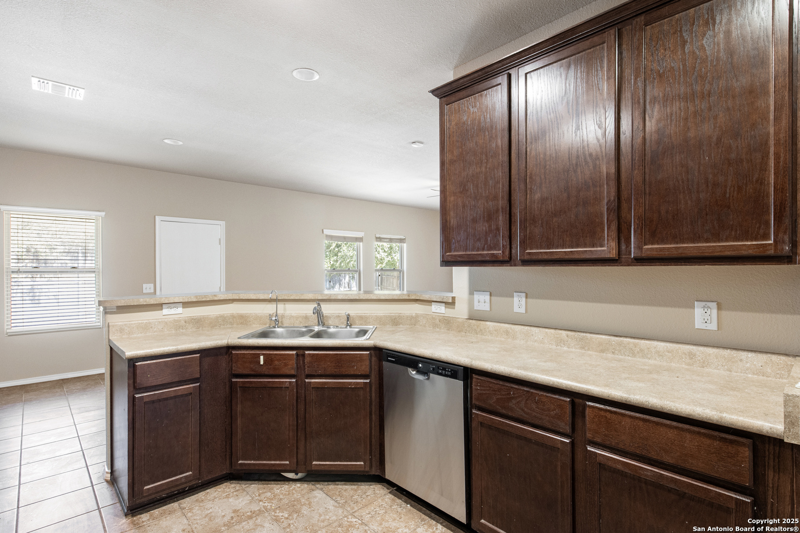 12407 Caprock Ranch San Antonio, TX 78245 - Photo 21 of 42