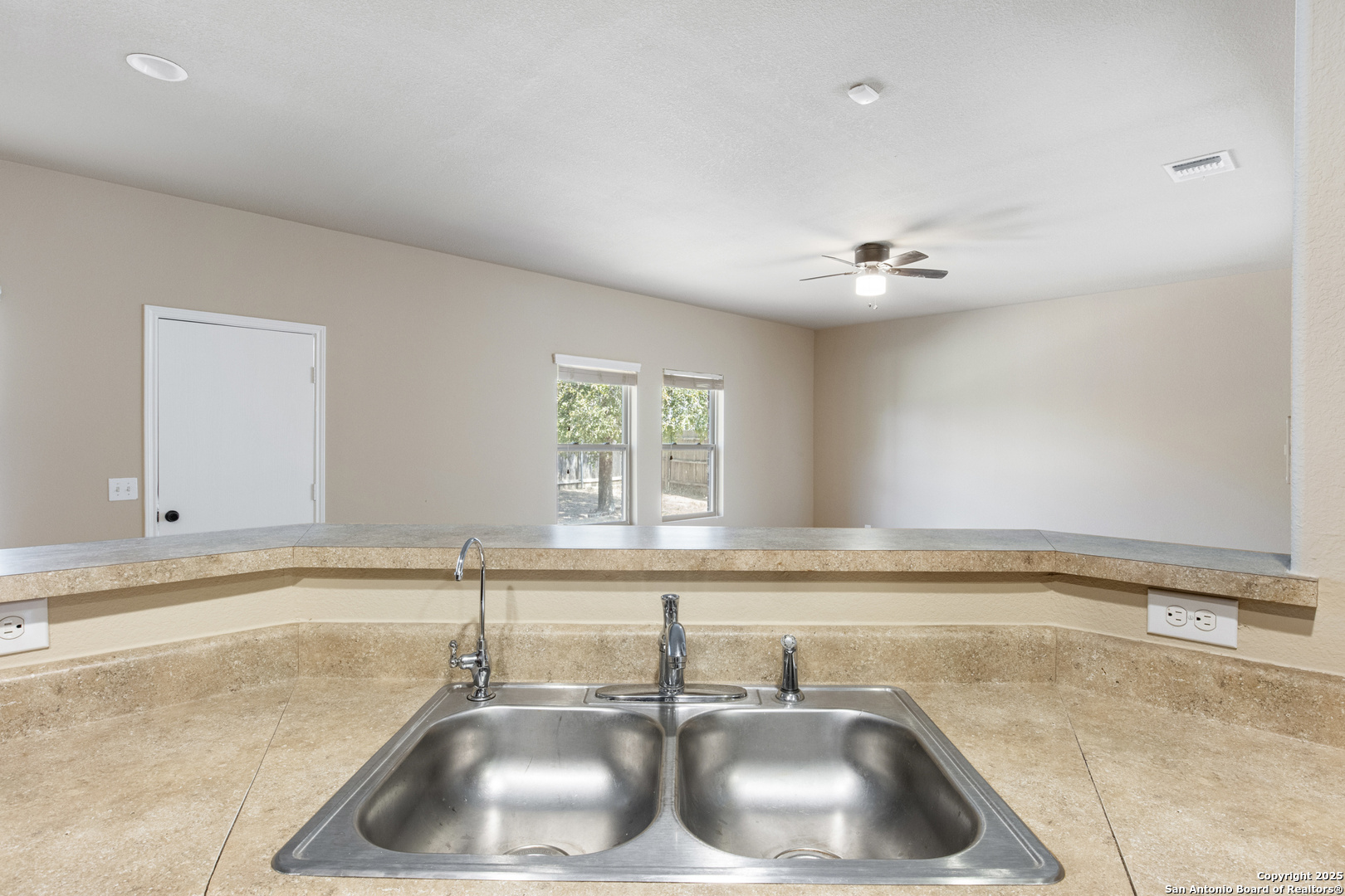 12407 Caprock Ranch San Antonio, TX 78245 - Photo 24 of 42