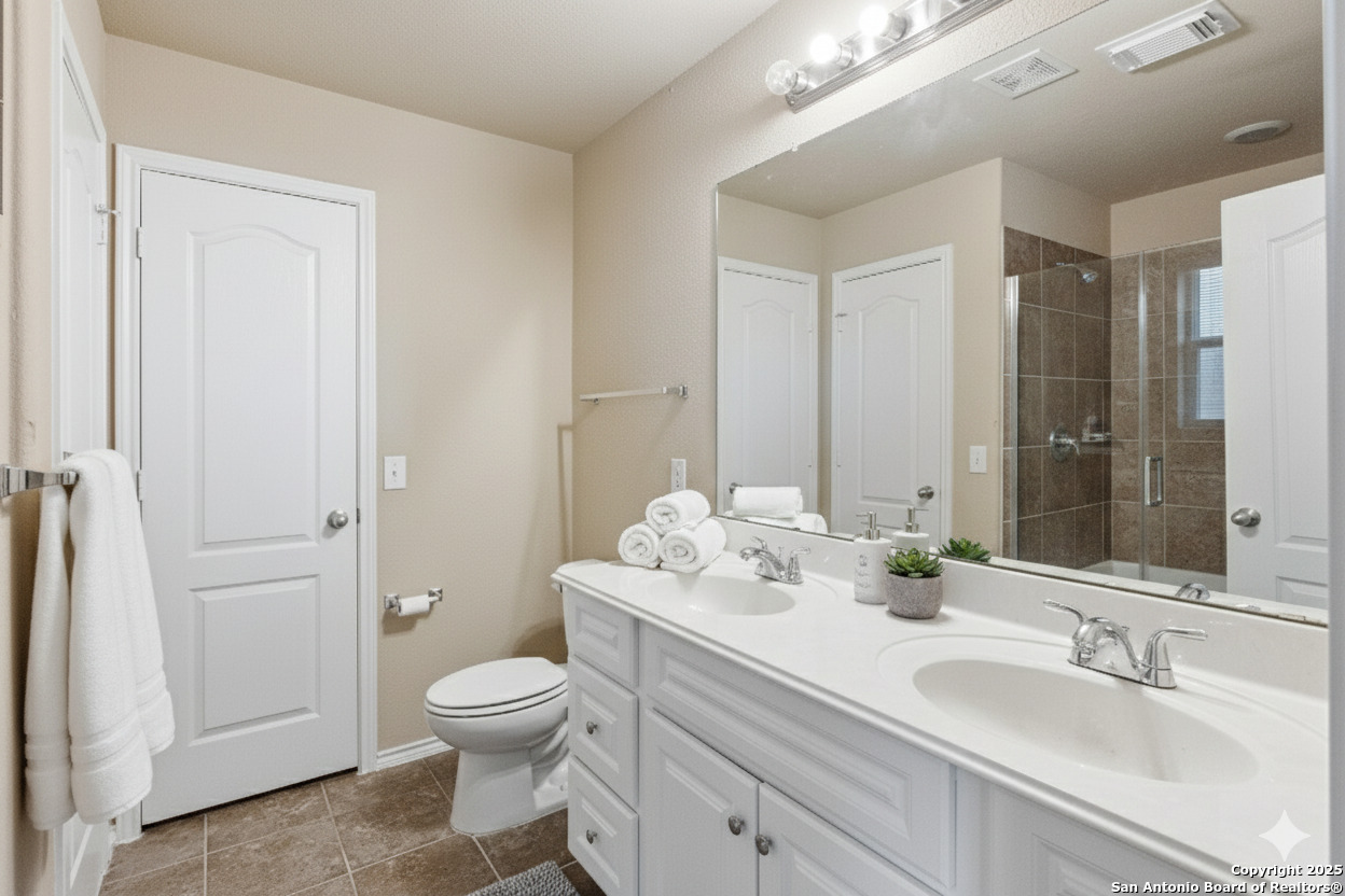12407 Caprock Ranch San Antonio, TX 78245 - Photo 5 of 42
