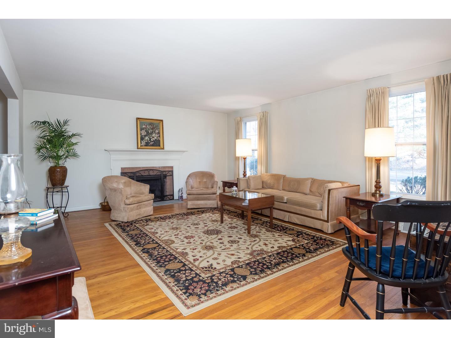 2440 North Providence Road Media, PA 19063 - Photo 8 of 23 Living Room