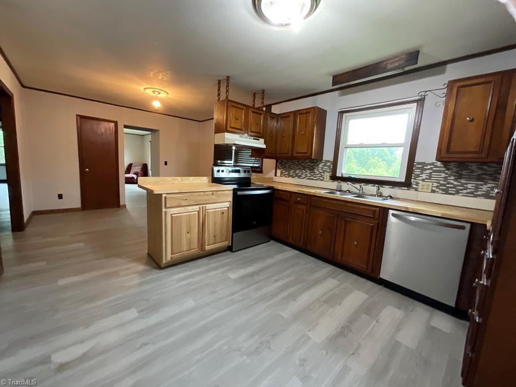 863 Willis Gap Road Ararat, VA 24053 - Photo 3 of 19
