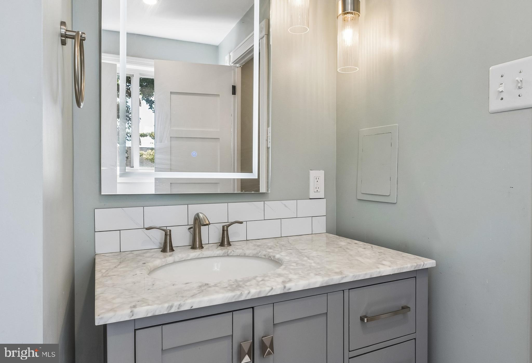 357 Lemonte Street Philadelphia, PA 19128 - Photo 20 of 26