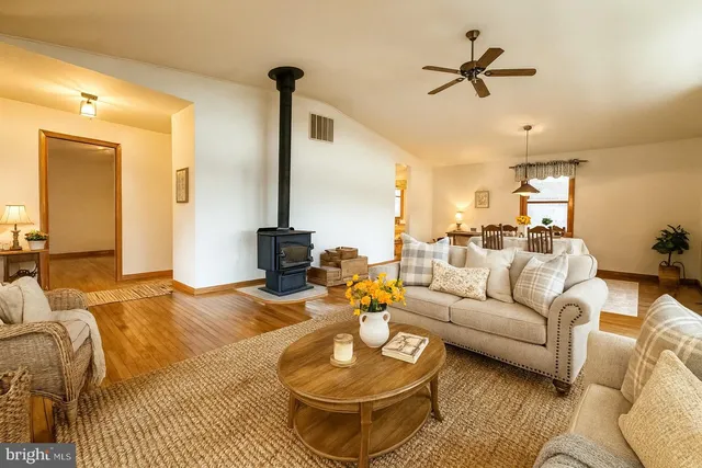 $339,900 | 16805 Jericho Ln Mount, Mount Savage, MD 21545