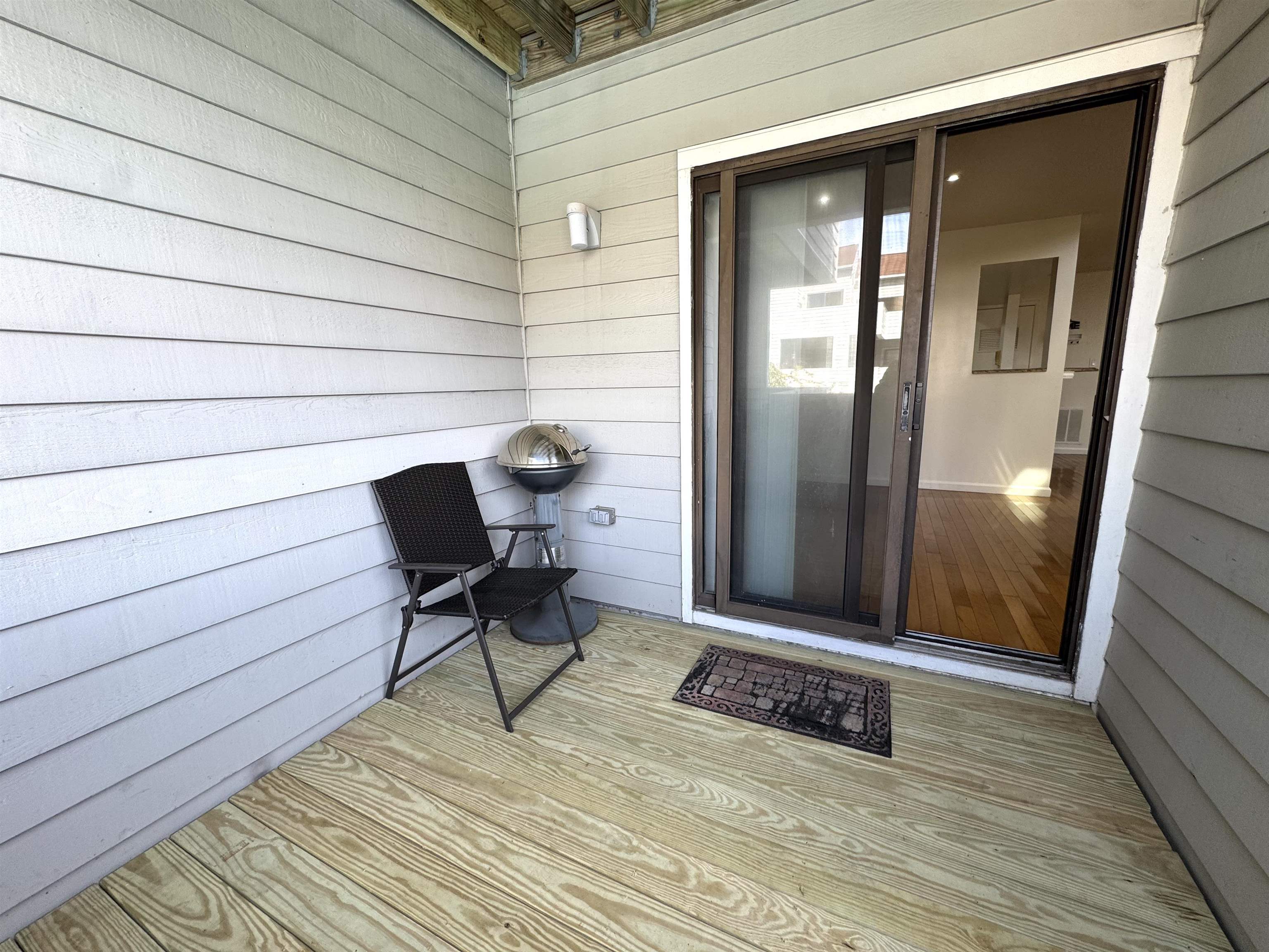 819 Topsail Lane Secaucus, NJ 07094 - Photo 13 of 26