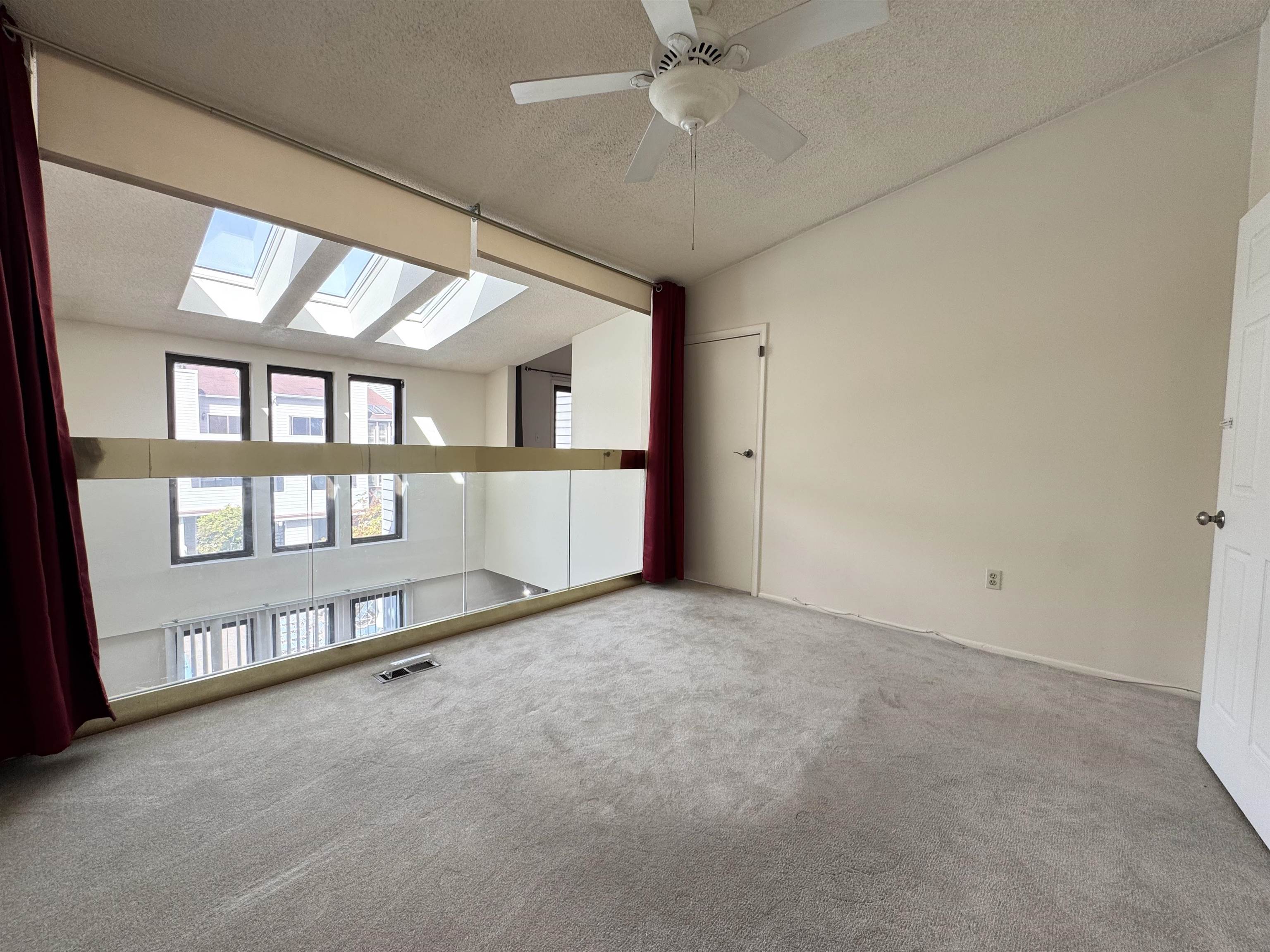 819 Topsail Lane Secaucus, NJ 07094 - Photo 20 of 26