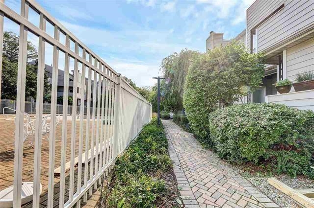 819 Topsail Lane Secaucus, NJ 07094 - Photo 2 of 26