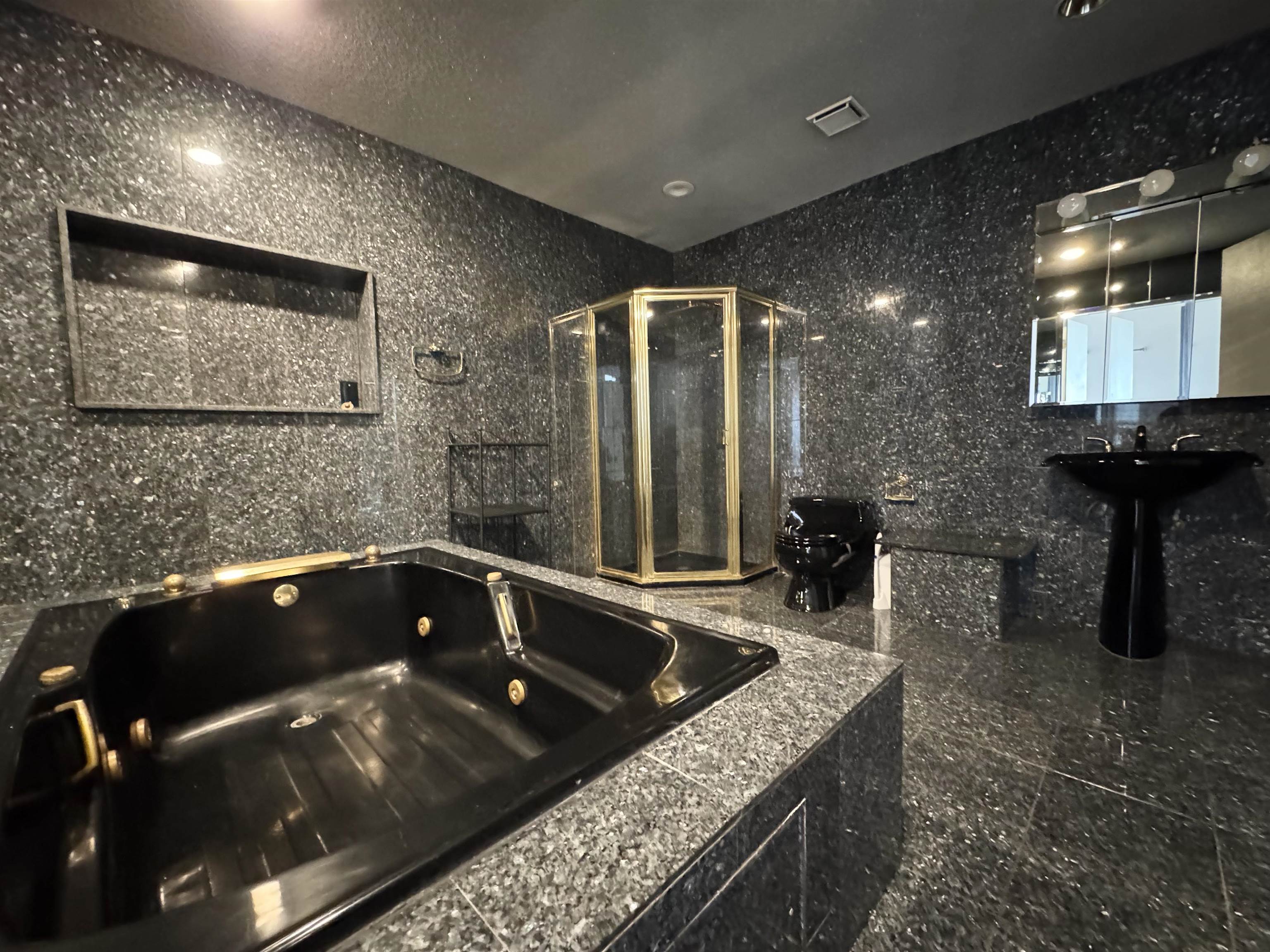 819 Topsail Lane Secaucus, NJ 07094 - Photo 21 of 26