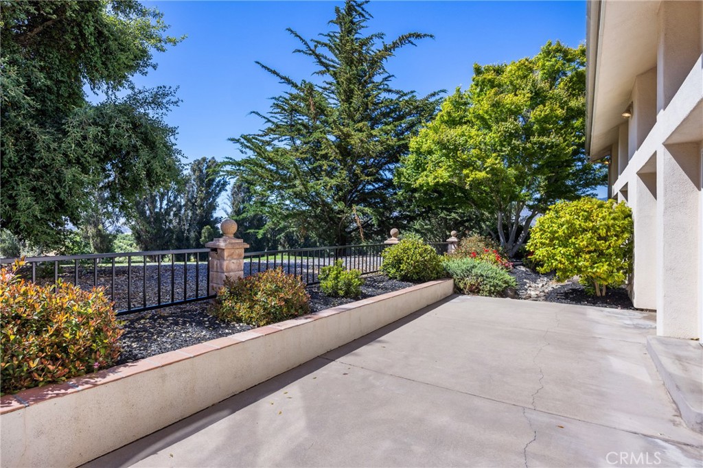993 Las Palmas Way San Luis Obispo, CA 93401 - Photo 56 of 63 a view of a garden