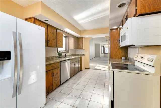 $325,000 | 3431 Tudor Drive, Leavenworth, KS 66048