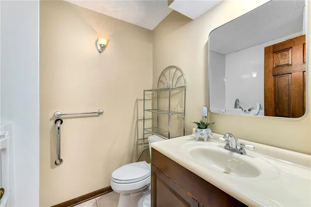 $325,000 | 3431 Tudor Drive, Leavenworth, KS 66048