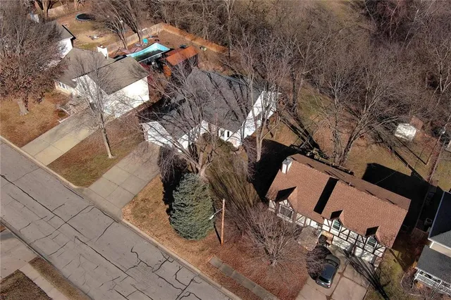 $325,000 | 3431 Tudor Drive, Leavenworth, KS 66048