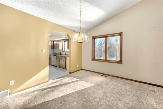 $325,000 | 3431 Tudor Drive, Leavenworth, KS 66048