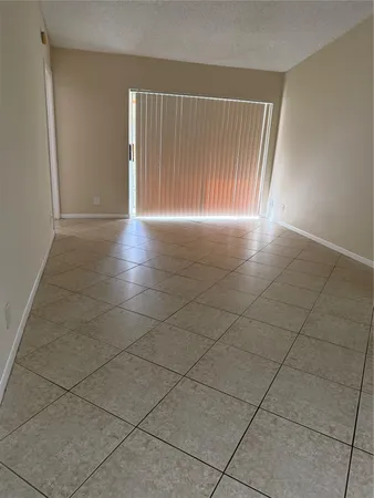 $2,000 | 10773 Cleary Boulevard, Unit 307, Plantation, FL 33324