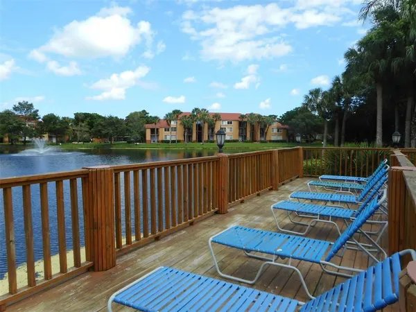 $2,000 | 10773 Cleary Boulevard, Unit 307, Plantation, FL 33324