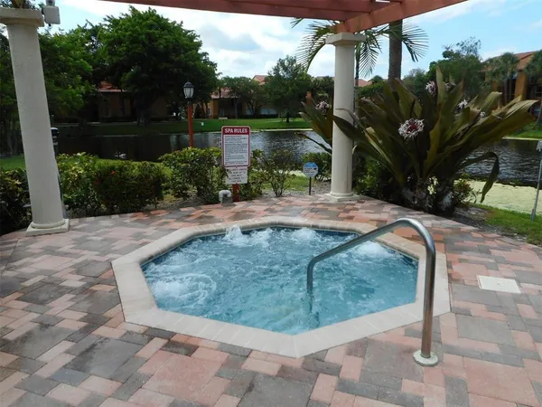 $2,000 | 10773 Cleary Boulevard, Unit 307, Plantation, FL 33324