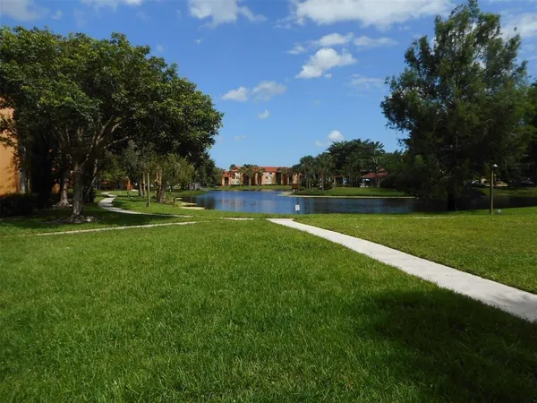 $2,000 | 10773 Cleary Boulevard, Unit 307, Plantation, FL 33324