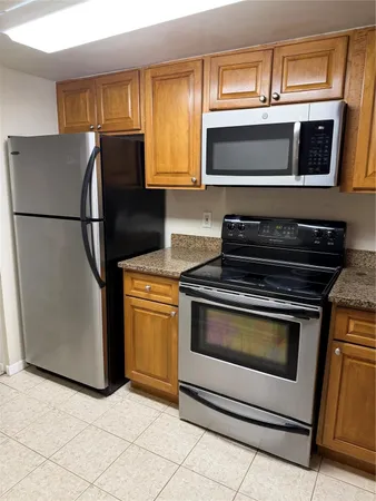 $2,000 | 10773 Cleary Boulevard, Unit 307, Plantation, FL 33324