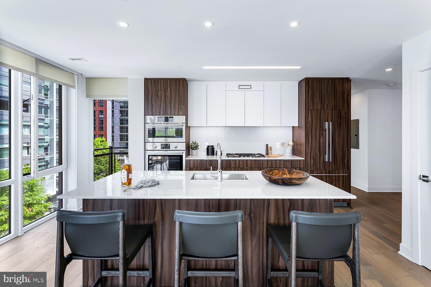 37 L Street Southeast, Unit 502 Washington, DC 20003 - Photo 2 of 20