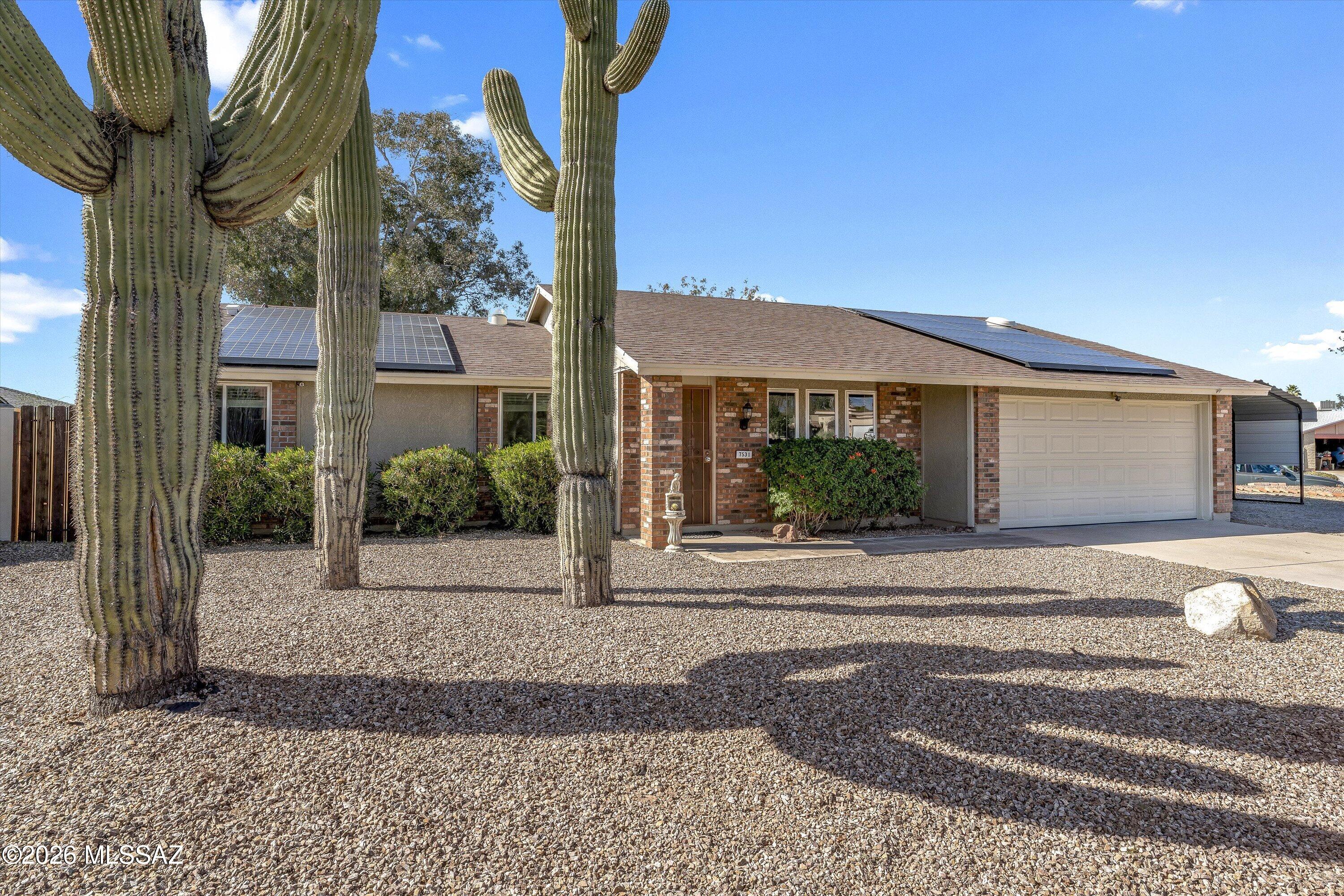 7531 North Juniper Road Tucson, AZ 85741 - Photo 2 of 27 02-Front of Home