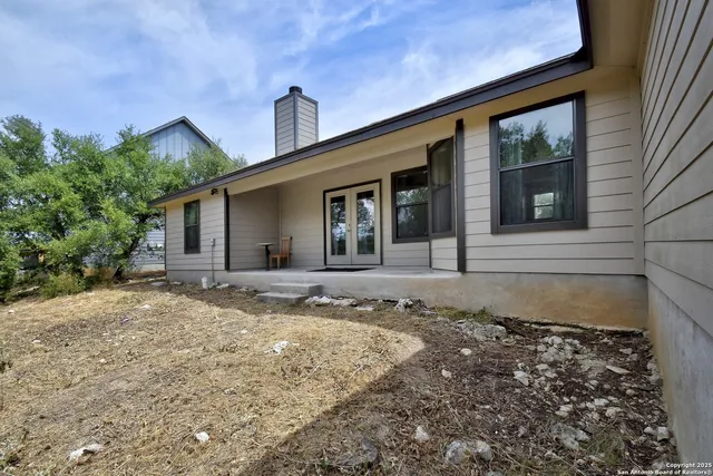 $340,000 | 1010 Persimmon Pass, Fischer, TX 78623