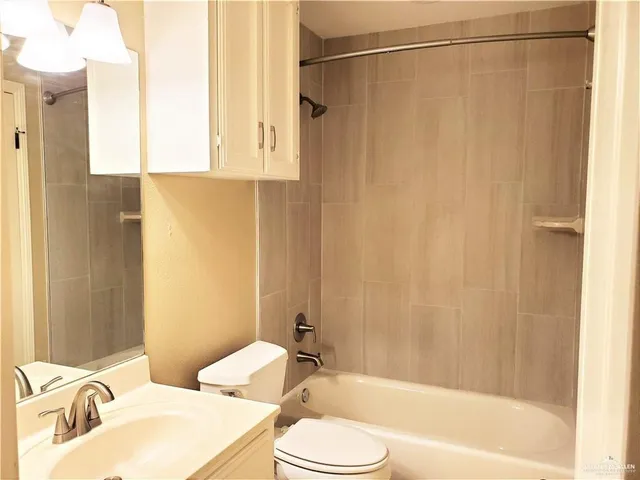 $1,950 | 504 East Wisteria Avenue, McAllen, TX 78504