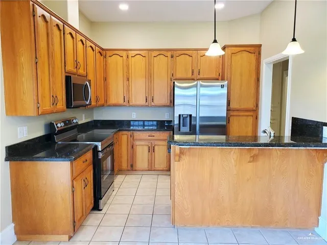 $1,950 | 504 East Wisteria Avenue, McAllen, TX 78504