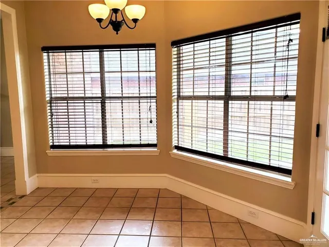 $1,950 | 504 East Wisteria Avenue, McAllen, TX 78504