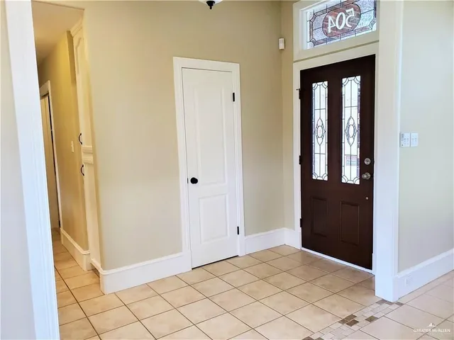 $1,950 | 504 East Wisteria Avenue, McAllen, TX 78504