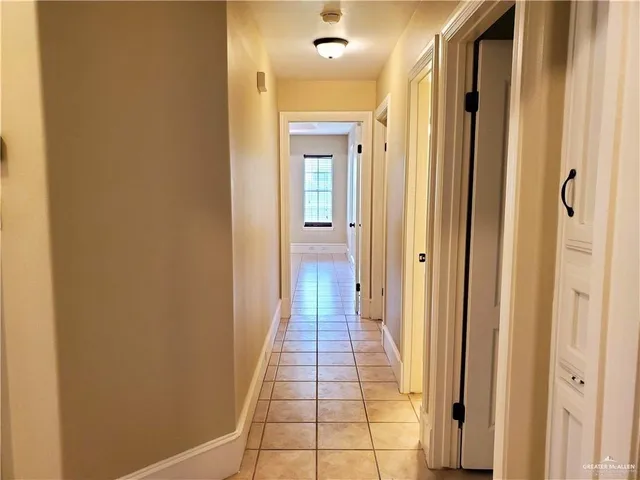 $1,950 | 504 East Wisteria Avenue, McAllen, TX 78504