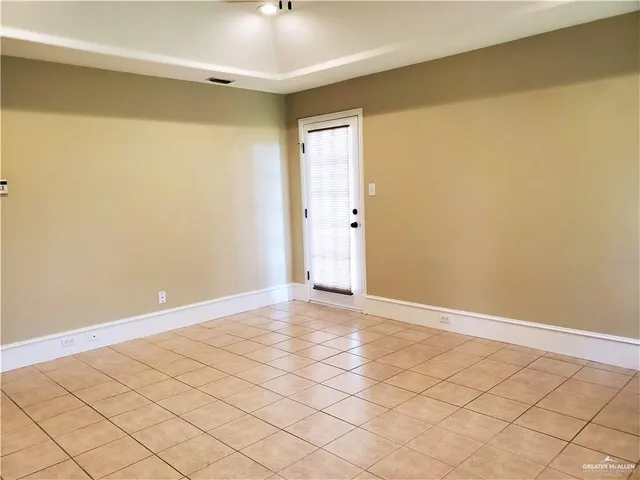$1,950 | 504 East Wisteria Avenue, McAllen, TX 78504
