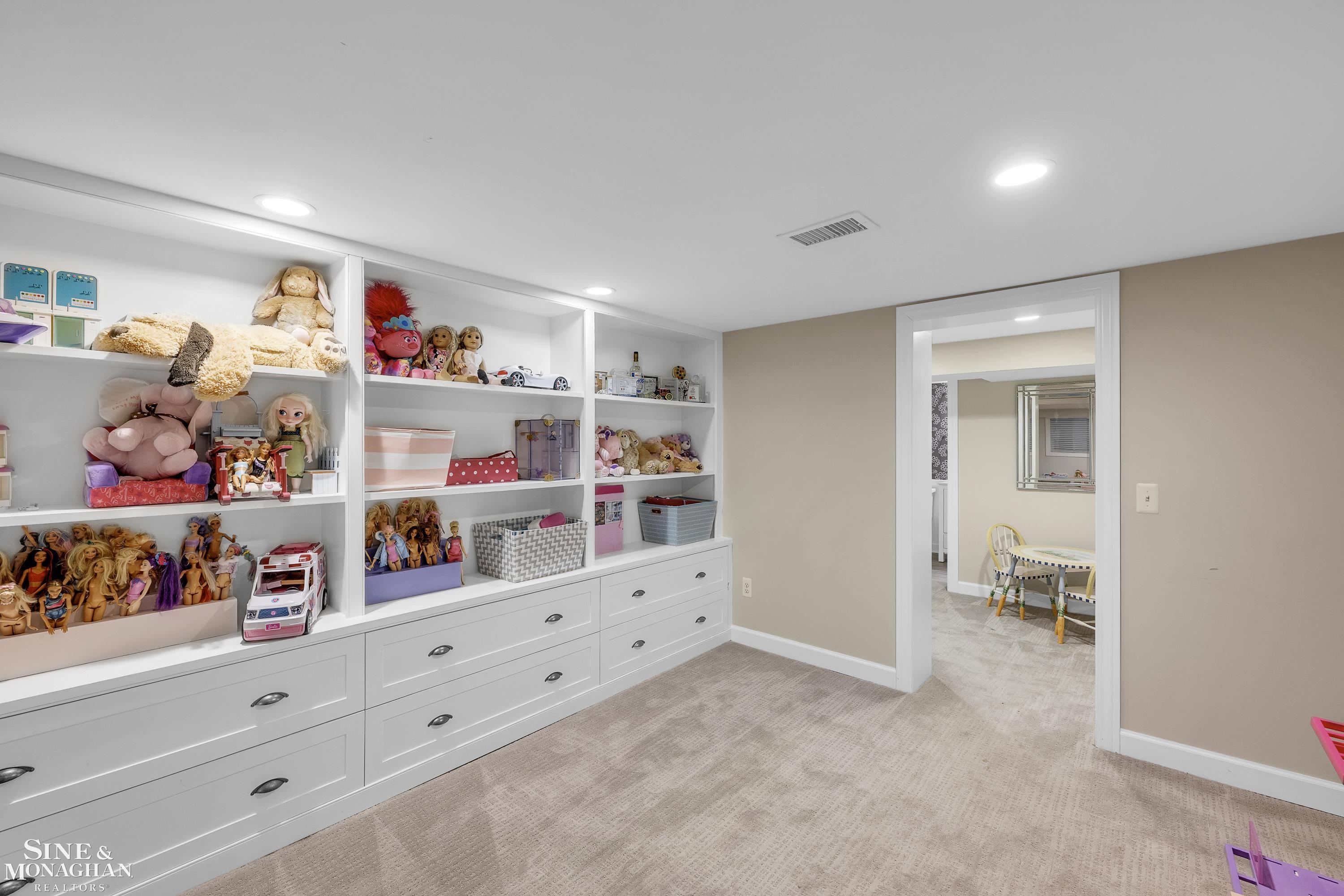 276 Cloverly Road Grosse Pointe Farms, MI 48236 - Photo 56 of 75