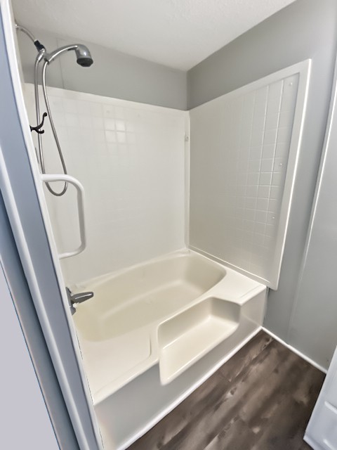 273 Running Meadows Road Portland, TN 37148 - Photo 18 of 20 a bathroom with a bathtub