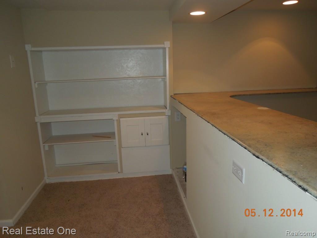2492 Academy Road Holly, MI 48442 - Photo 30 of 50 Bartender's Area