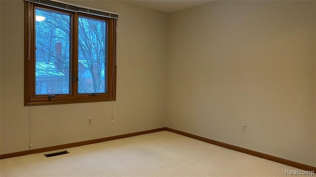 3099 Baypoint Drive Rochester, MI 48309 - Photo 19 of 32