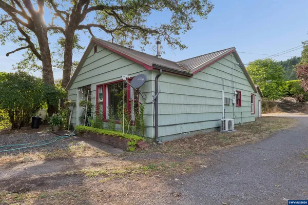 $259,000 | 47947 West Commercial Street, Oakridge, OR 97463