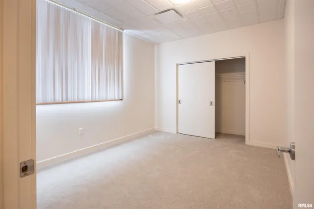 $1,425 | 509 9th Street, Unit 307, De Witt, IA 52742