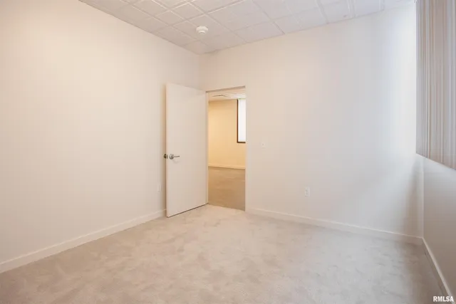 $1,425 | 509 9th Street, Unit 307, De Witt, IA 52742