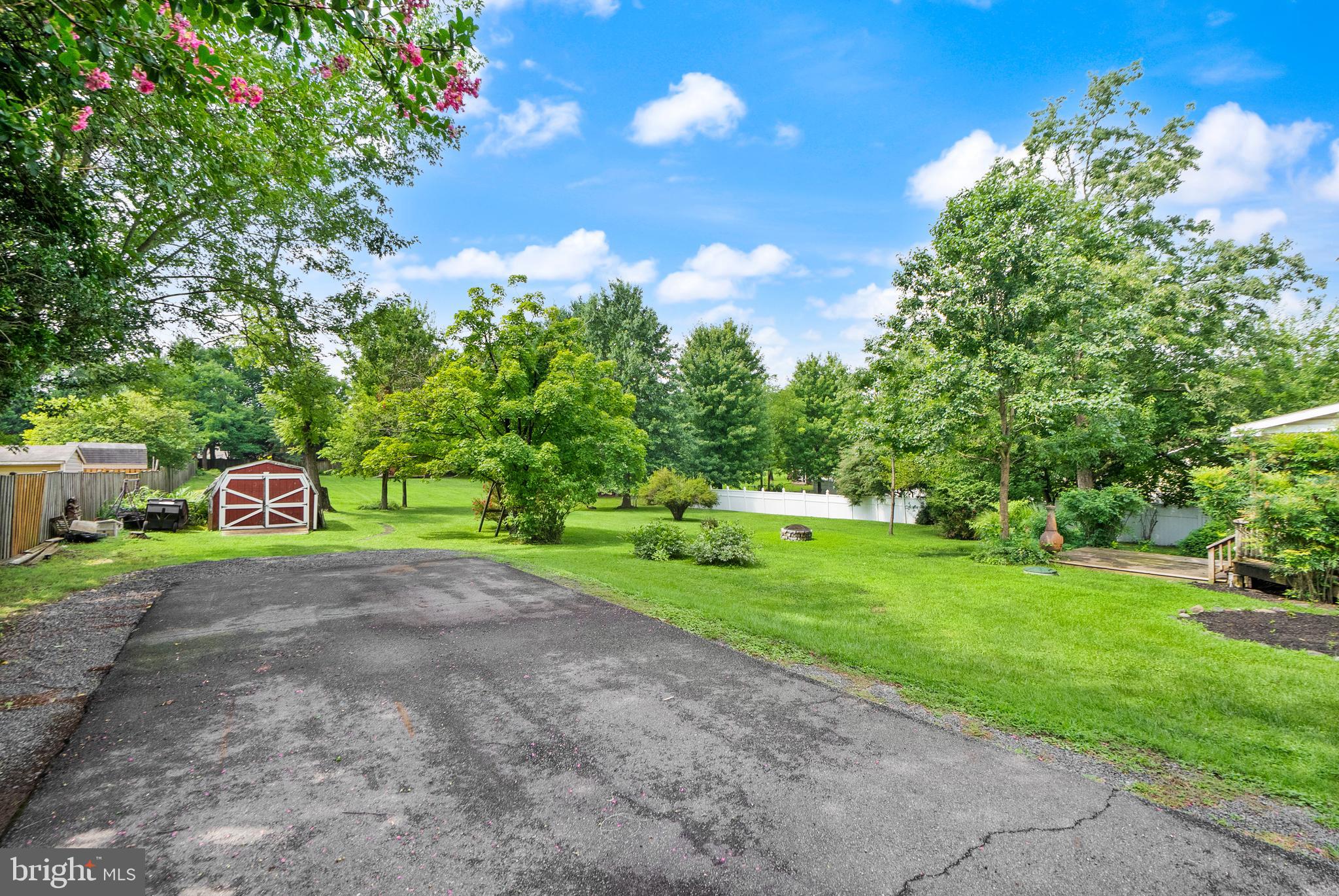 43699 Hay Road Ashburn, VA 20147 - Photo 19 of 23 Driveway and Lot