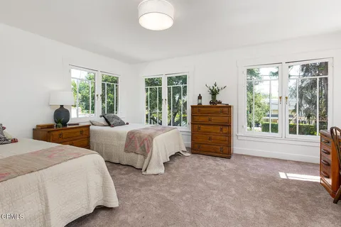 $1,595,000 | 1045 New York Drive, Altadena, CA 91001