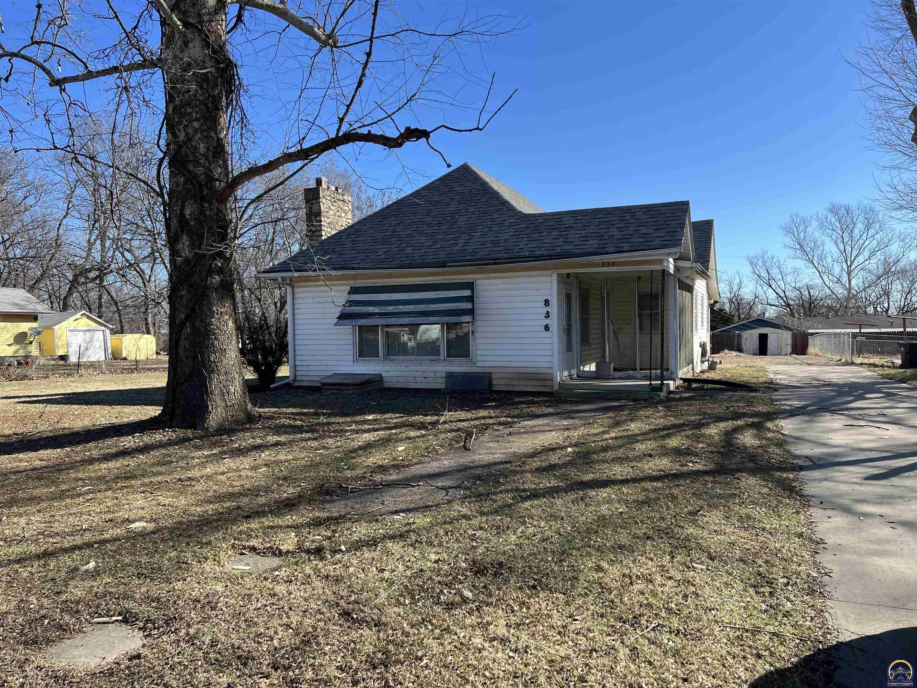 836 Southeast Highland Avenue Topeka, KS 66607 - Photo 1 of 1