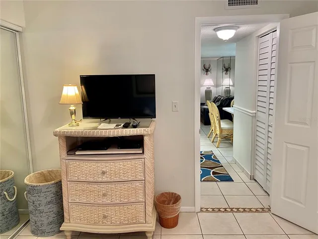 $4,500 | 8470 West Gulf Boulevard, Unit 304, Treasure Island, FL 33706