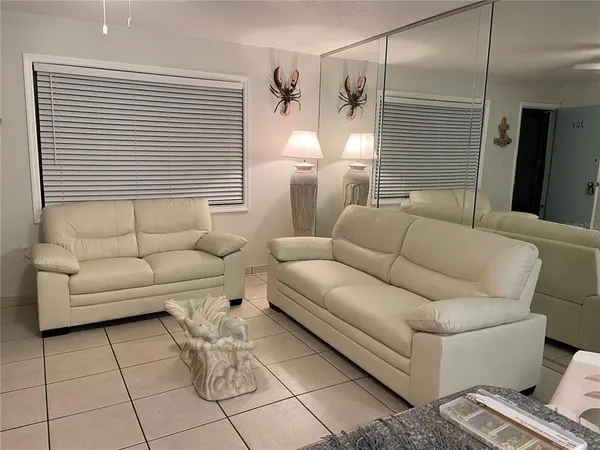 $2,500 | 8470 West Gulf Boulevard, Unit 304, Treasure Island, FL 33706