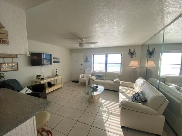 $2,500 | 8470 West Gulf Boulevard, Unit 304, Treasure Island, FL 33706