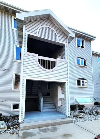 $298,000 | 315 5th Avenue, Unit 19, Manistee, MI 49660