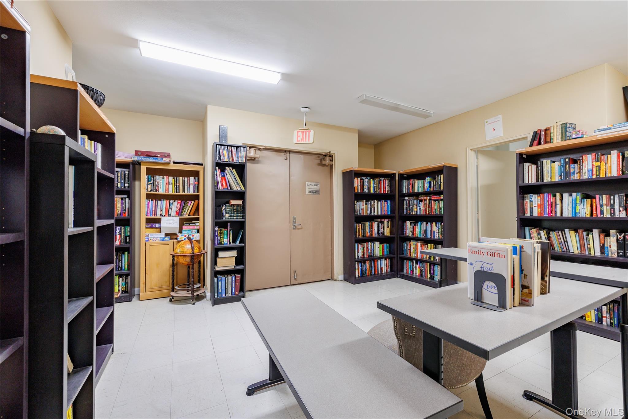 522 Shore Road, Unit 4W Long Beach, NY 11561 - Photo 25 of 33 Building Library